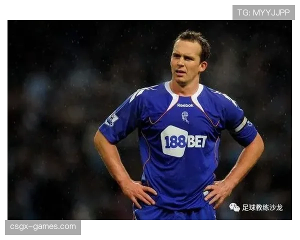 戴维斯以足球为纽带，持续赋能社区发展与文化格局跃升