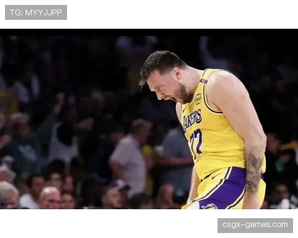 卢卡·东契奇拎着一个比我月供还贵的包，路人表情都懵了